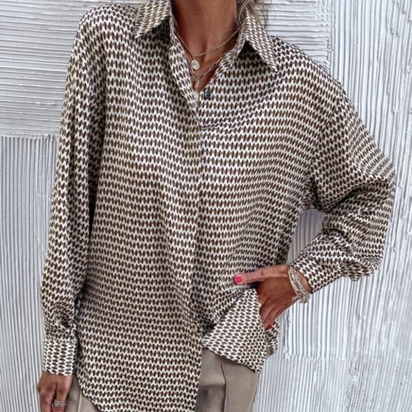 Classy Allover Print Blouse - Picture 2 of 7